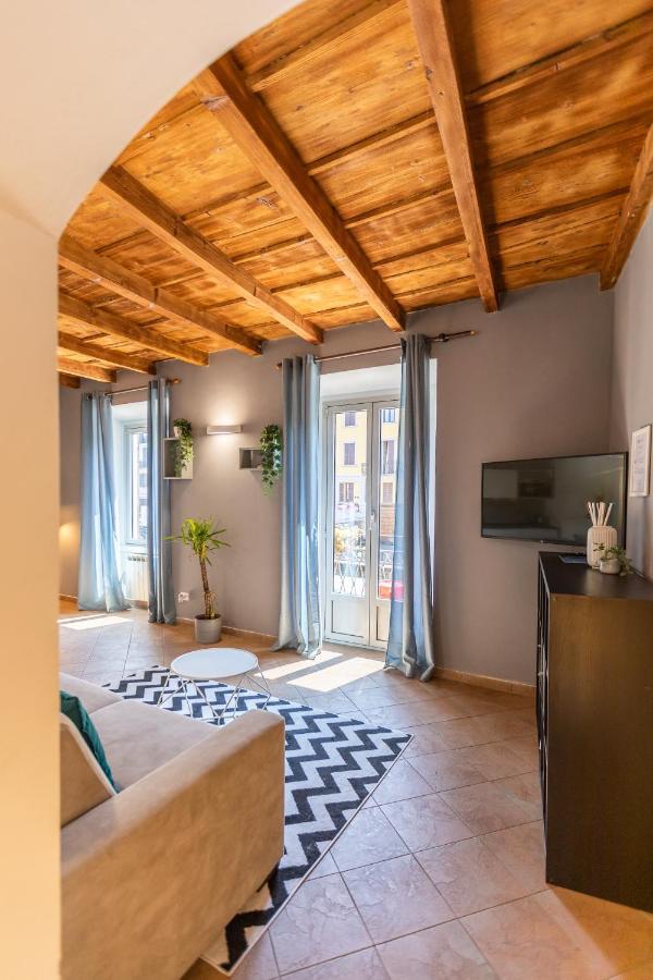 - Alzaia Naviglio Grande Apartamento *