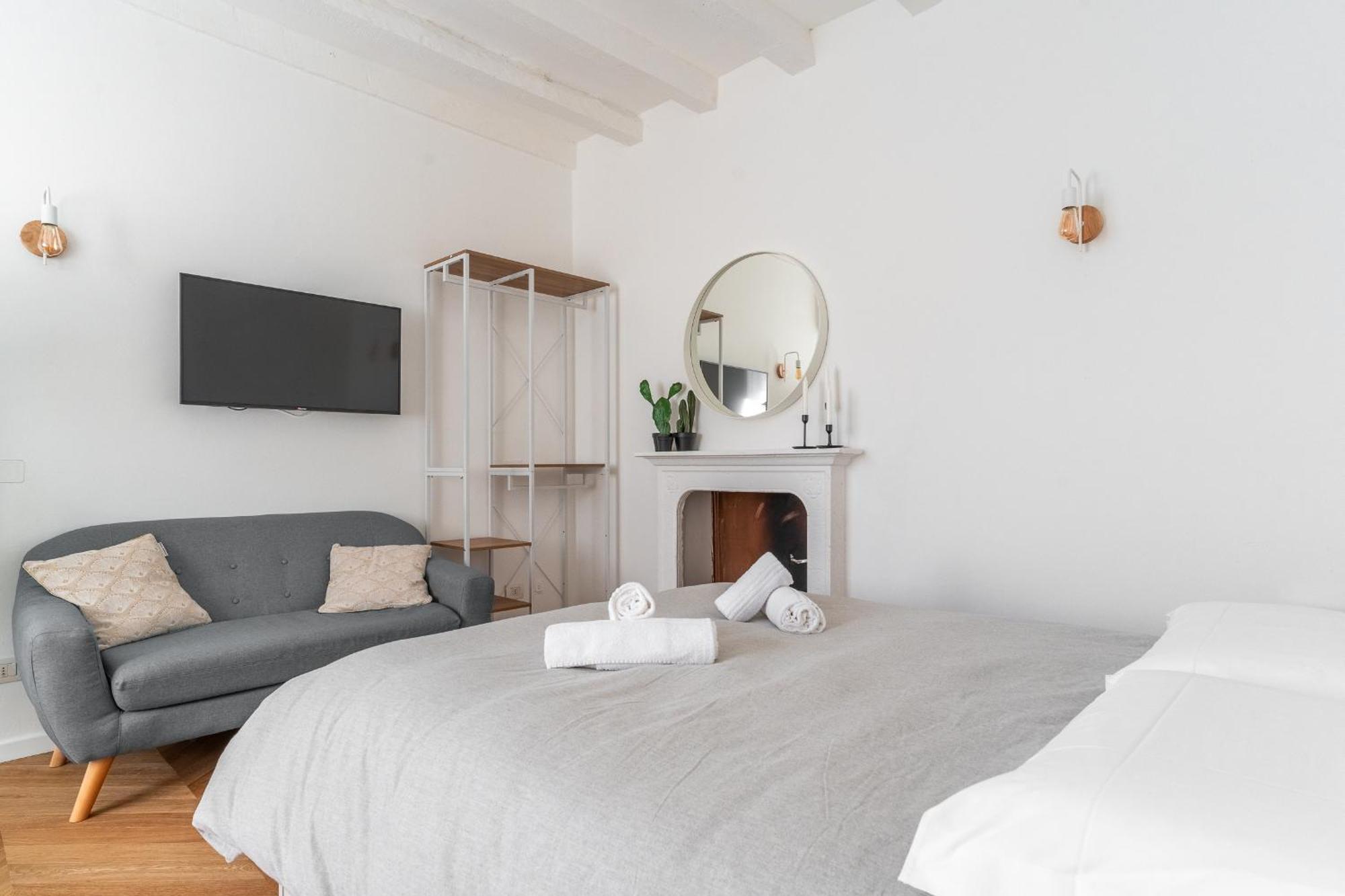 - Alzaia Naviglio Grande Appartement *