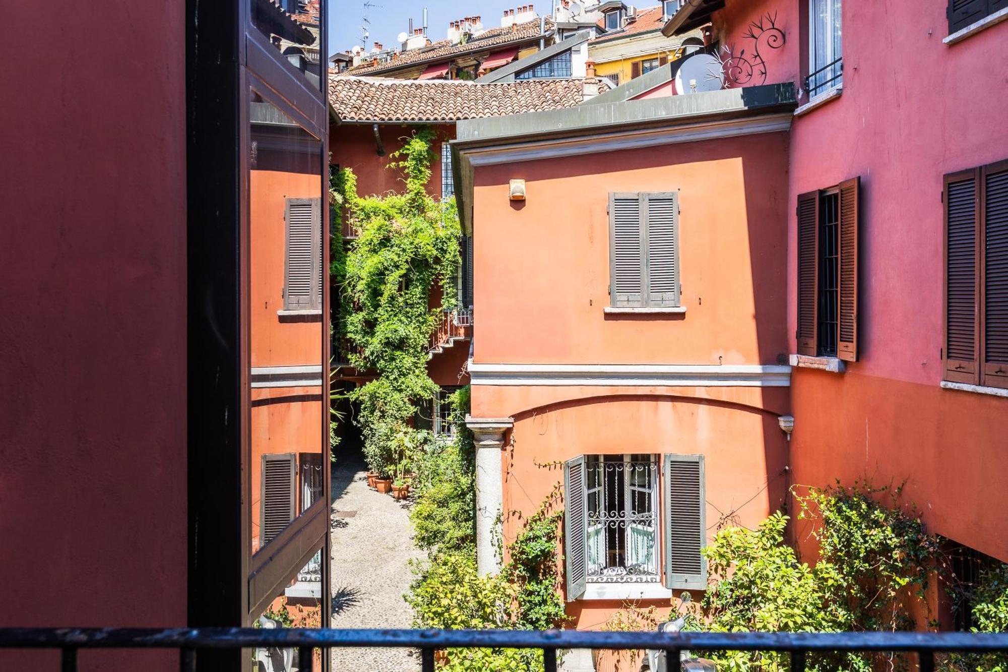 - Alzaia Naviglio Grande Appartement Milaan