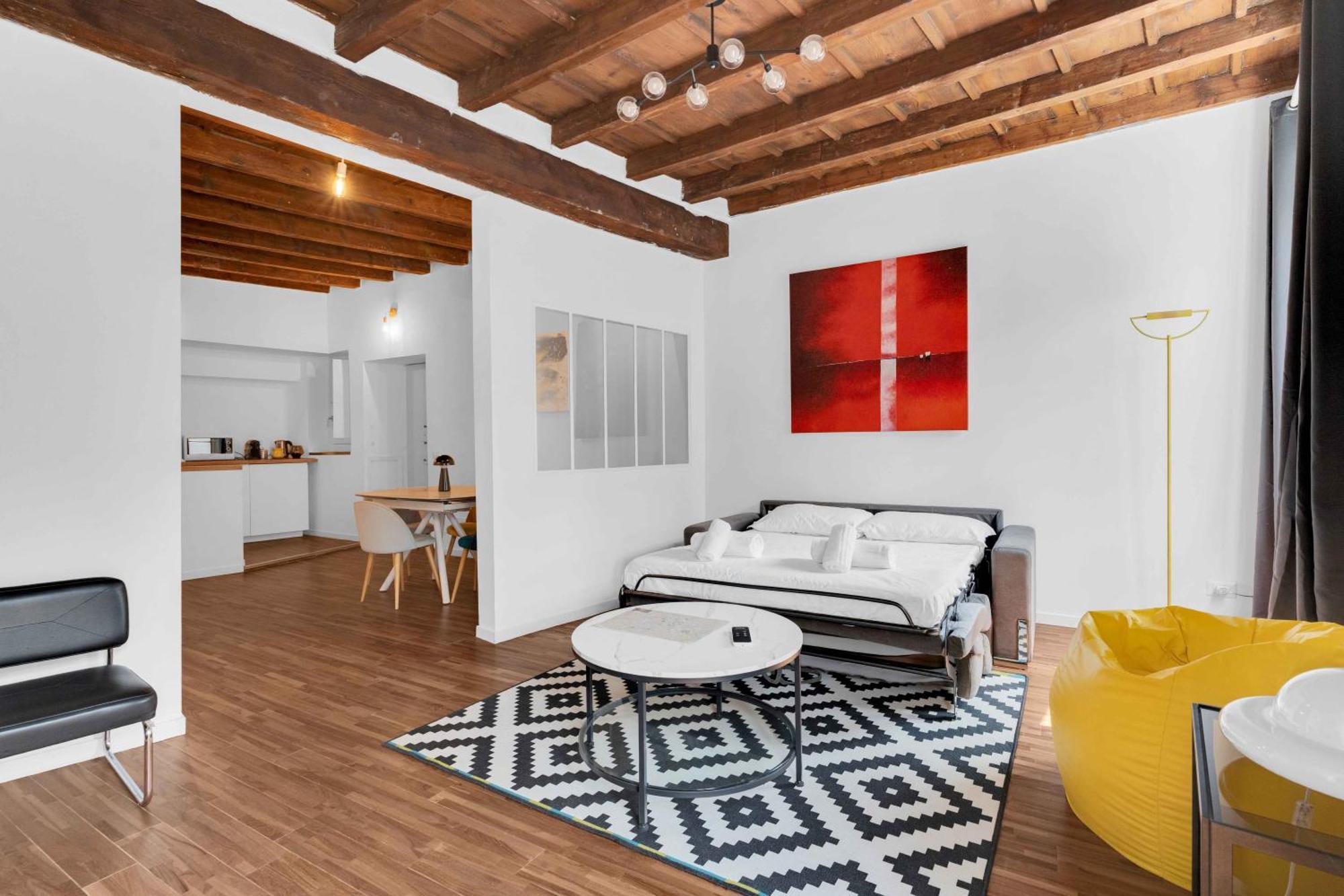 - Alzaia Naviglio Grande Apartamento *