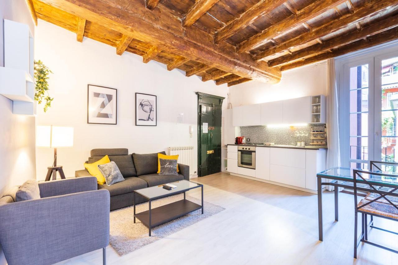 - Alzaia Naviglio Grande Apartamento *