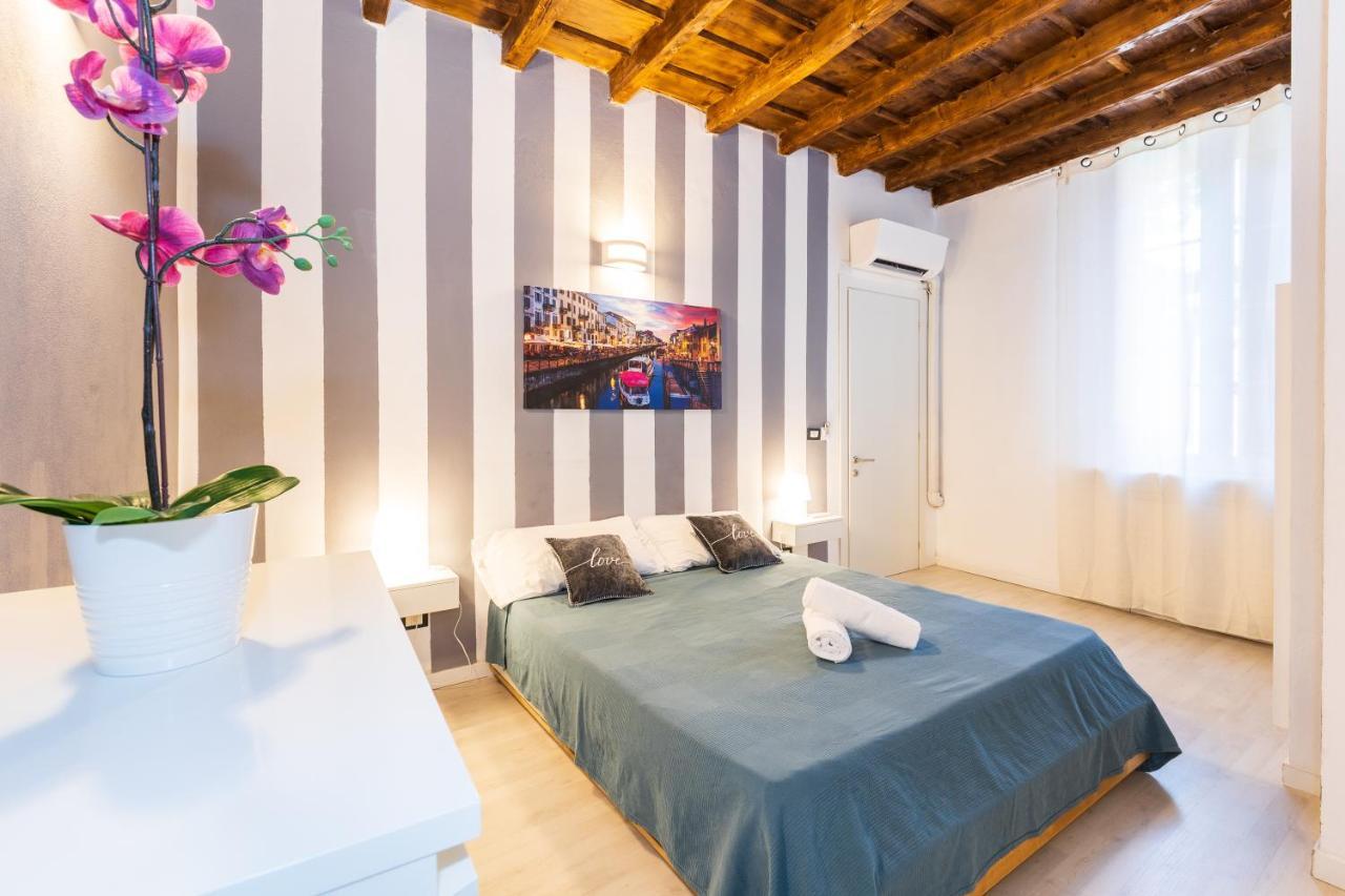 - Alzaia Naviglio Grande Apartamento Milão
